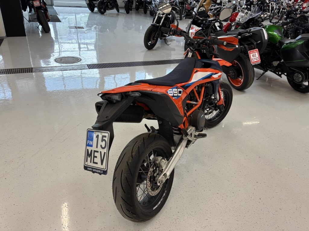 KTM - 690 - SMC-R // Remus / Shifter / TC / ABS / Map selector / Suomi-pyörä // KTM - 690 - SMC-R // Remus / Shifter / TC / ABS / Map selector / Suomi-pyörä // - Moottoripyörä