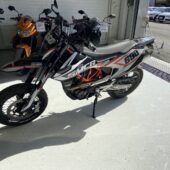 KTM - 690 - SMC-R // Remus / Huoltokirja / Powercommander / Shifter / TC // - Moottoripyörä