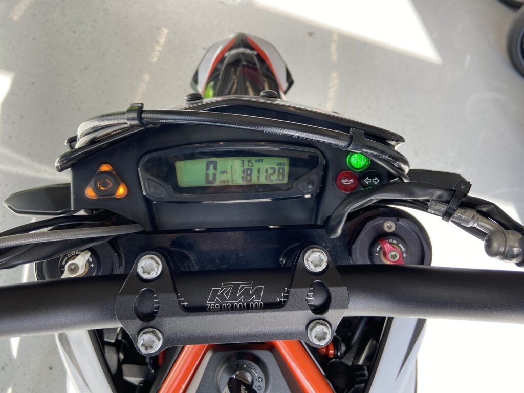 KTM - 690 - SMC-R // Remus / Huoltokirja / Powercommander / Shifter / TC // KTM - 690 - SMC-R // Remus / Huoltokirja / Powercommander / Shifter / TC // - Moottoripyörä