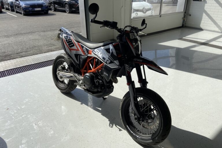 KTM - 690 - SMC-R // Remus / Huoltokirja / Powercommander / Shifter / TC // - Moottoripyörä