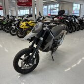 KTM - 690 - SM // Juuri saapunut! / 2.Om. Suomi-pyörä / Huoltokirja // - Moottoripyörä