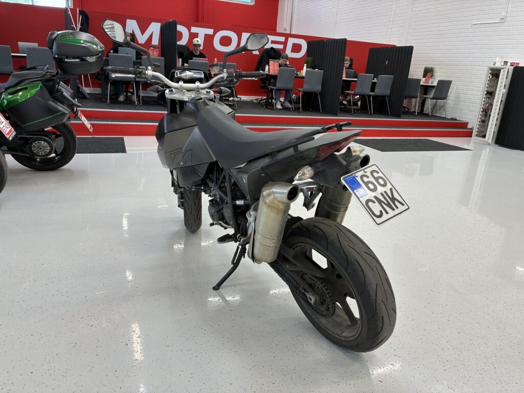 KTM - 690 - SM // Juuri saapunut! / 2.Om. Suomi-pyörä / Huoltokirja // KTM - 690 - SM // Juuri saapunut! / 2.Om. Suomi-pyörä / Huoltokirja // - Moottoripyörä