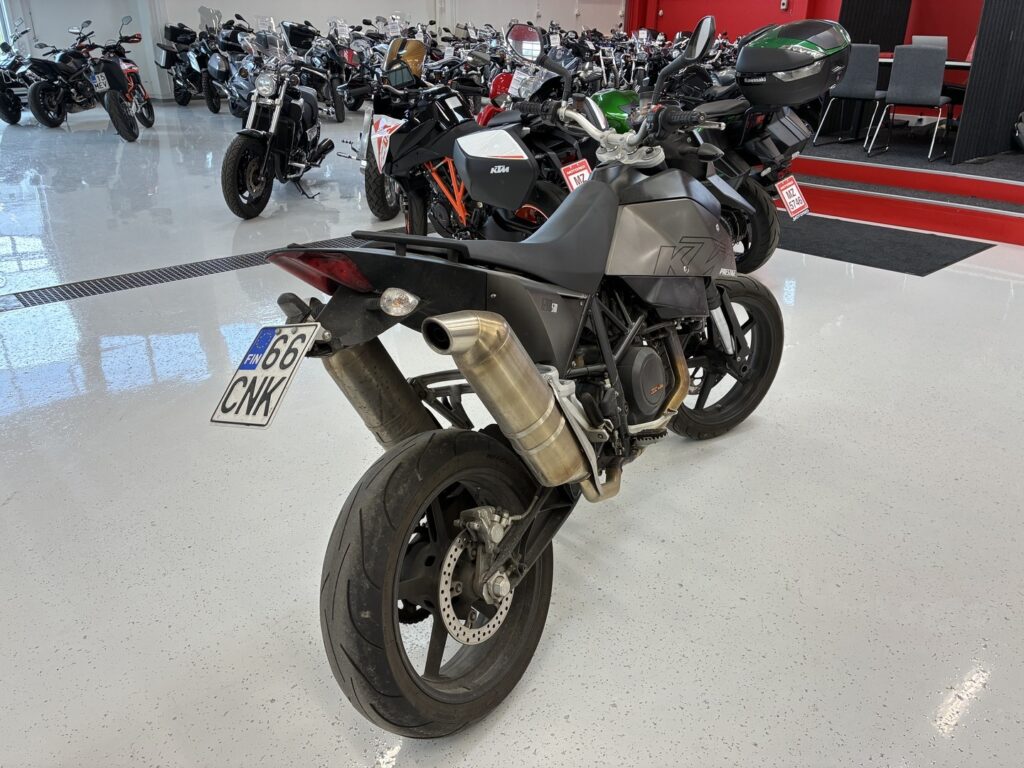KTM - 690 - SM // Juuri saapunut! / 2.Om. Suomi-pyörä / Huoltokirja // KTM - 690 - SM // Juuri saapunut! / 2.Om. Suomi-pyörä / Huoltokirja // - Moottoripyörä