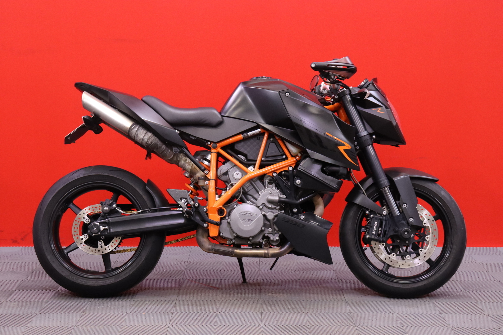 KTM - 990 - Super Duke R // Suomi-Pyörä / Huoltokirja / Custom Putki / Erittäin siisti yksilö! - Moottoripyörä