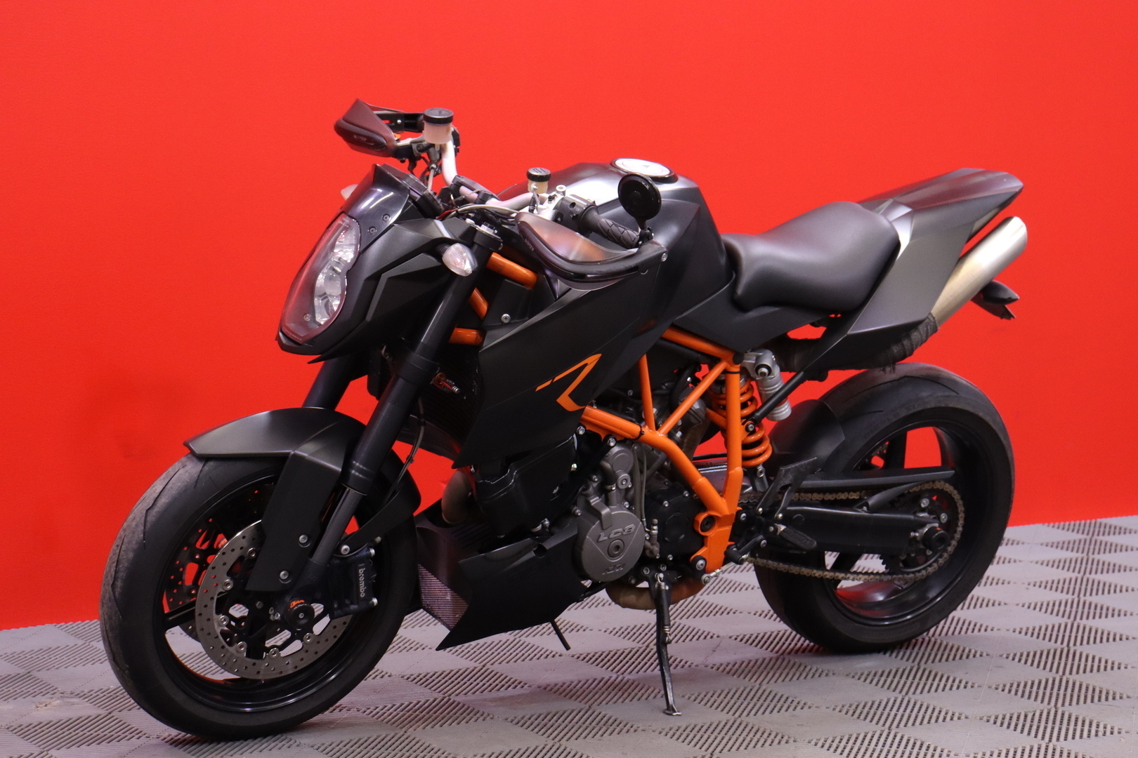 KTM - 990 - Super Duke R // Suomi-Pyörä / Huoltokirja / Custom Putki / Erittäin siisti yksilö! - Moottoripyörä