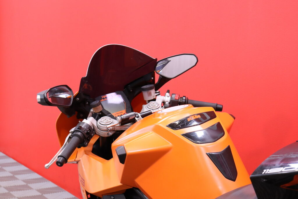 KTM - RC - 8 // Suomi-pyörä / Huoltokirja / Ohjausiskari / Brembo / 3x avain // KTM - RC - 8 // Suomi-pyörä / Huoltokirja / Ohjausiskari / Brembo / 3x avain // - Moottoripyörä