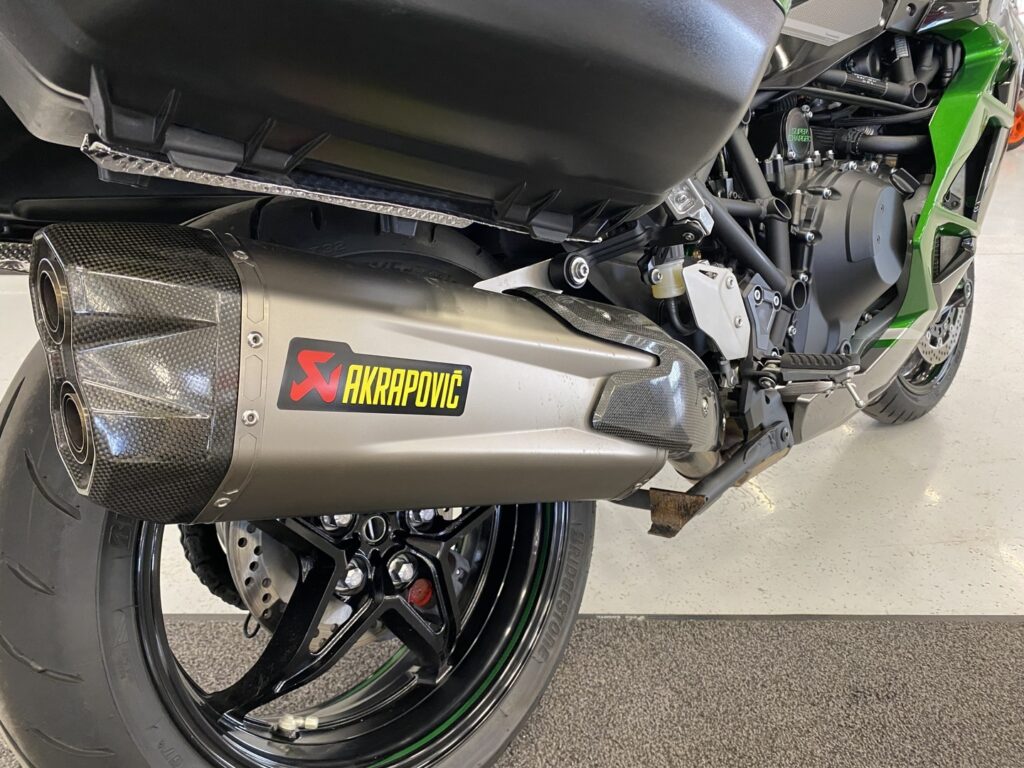 tuotekuva-Kawasaki-H2-MOT-00131-2026-05-20-161308-15 tuotekuva-Kawasaki-H2-MOT-00131-2026-05-20-161308-15