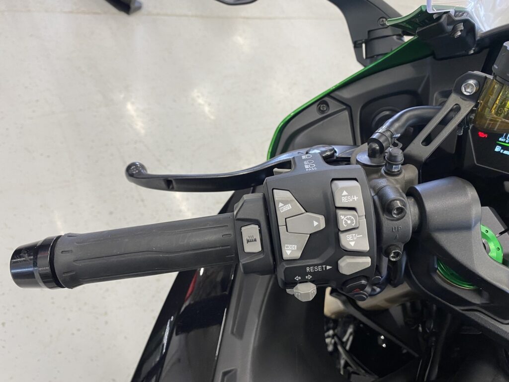 Kawasaki - H2 - SX // Juuri saapunut! / Adapt Vakkari / 3x laukut / BLIS / Akrapovic // Kawasaki - H2 - SX // Juuri saapunut! / Adapt Vakkari / 3x laukut / BLIS / Akrapovic // - Moottoripyörä