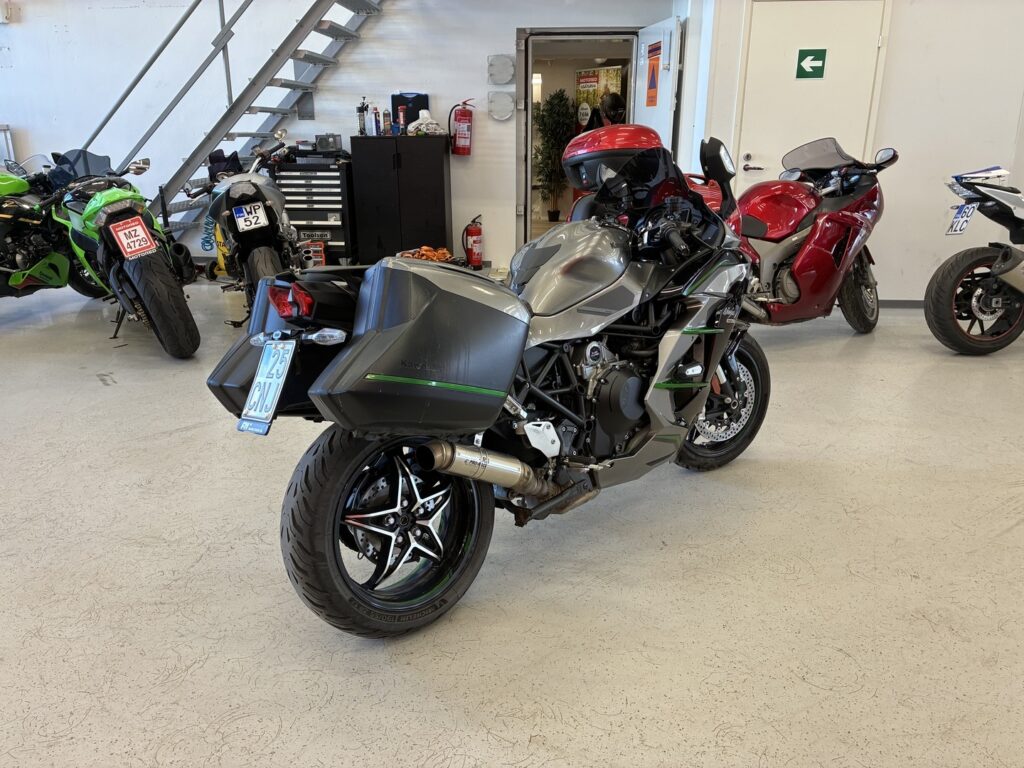 Kawasaki - NINJA - H2 SX SE+ // Juuri saapunut! / Sähkö alusta / Brembo stylema / Vakkari / Sifter // Kawasaki - NINJA - H2 SX SE+ // Juuri saapunut! / Sähkö alusta / Brembo stylema / Vakkari / Sifter // - Moottoripyörä