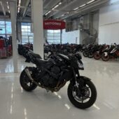 Kawasaki - Z - 750 // Suomi-pyörä / SC-Project / Huoltokirja / Uusi takarengas // - Moottoripyörä
