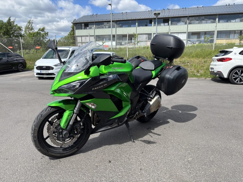 Kawasaki - Z - 1000 SX // Juuri saapunut! / 3x Laukut / 2-om. / Suomi-pyörä / Huoltokirja // Kawasaki - Z - 1000 SX // Juuri saapunut! / 3x Laukut / 2-om. / Suomi-pyörä / Huoltokirja // - Moottoripyörä