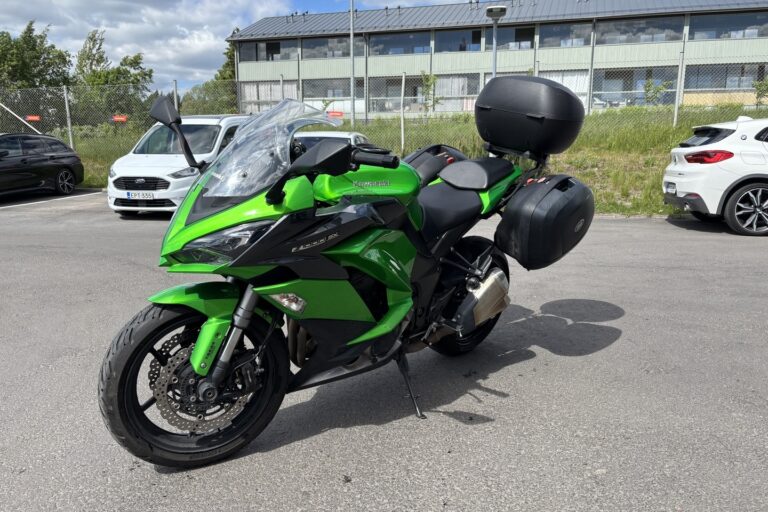 Kawasaki - Z - 1000 SX // Juuri saapunut! / 3x Laukut / 2-om. / Suomi-pyörä / Huoltokirja // - Moottoripyörä