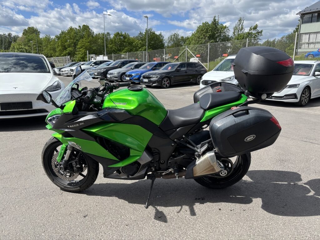 Kawasaki - Z - 1000 SX // Juuri saapunut! / 3x Laukut / 2-om. / Suomi-pyörä / Huoltokirja // Kawasaki - Z - 1000 SX // Juuri saapunut! / 3x Laukut / 2-om. / Suomi-pyörä / Huoltokirja // - Moottoripyörä