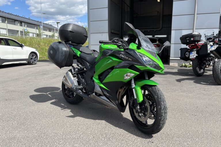 Kawasaki - Z - 1000 SX // Juuri saapunut! / 3x Laukut / 2-om. / Suomi-pyörä / Huoltokirja // - Moottoripyörä