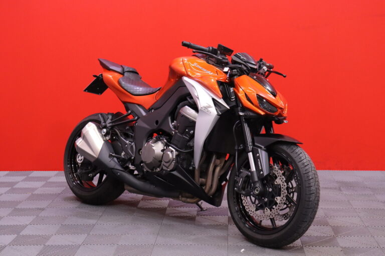 Kawasaki - Z - 1000 // Suomi-Pyörä / ABS-Jarrut / LED / Tangonpääpeilit // - Moottoripyörä
