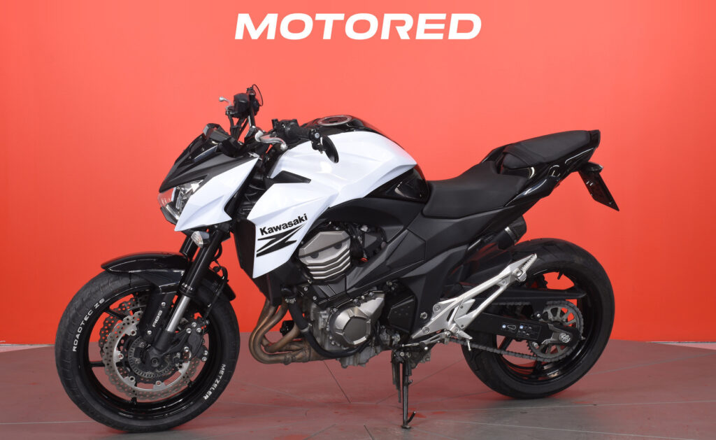 Kawasaki - Z - 800 // LeoVince Slipari / Suomi-Pyörä / ABS // Kawasaki - Z - 800 // LeoVince Slipari / Suomi-Pyörä / ABS // - Moottoripyörä