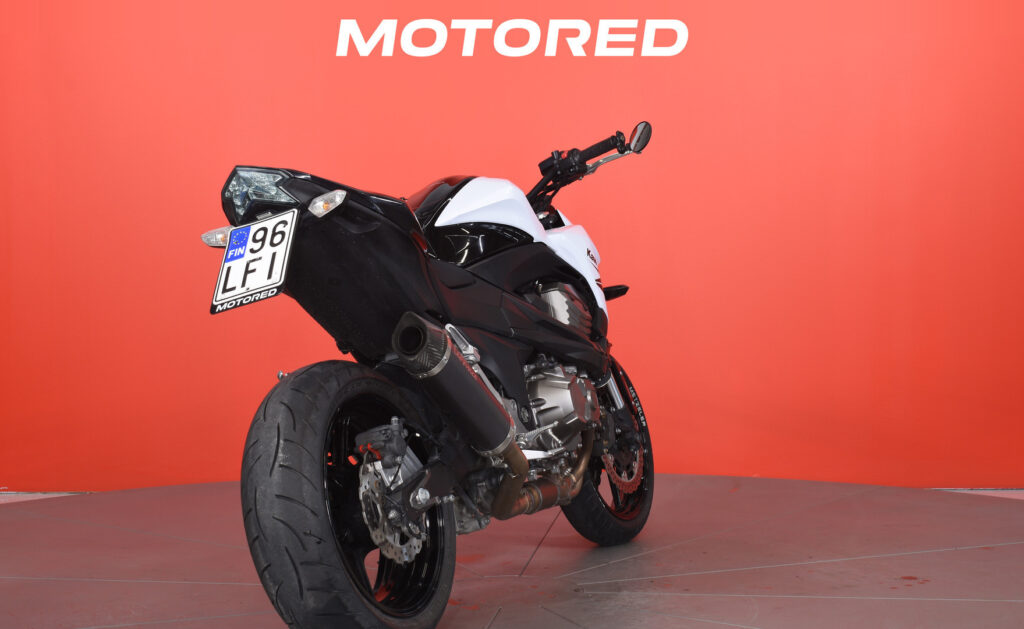 Kawasaki - Z - 800 // LeoVince Slipari / Suomi-Pyörä / ABS // Kawasaki - Z - 800 // LeoVince Slipari / Suomi-Pyörä / ABS // - Moottoripyörä