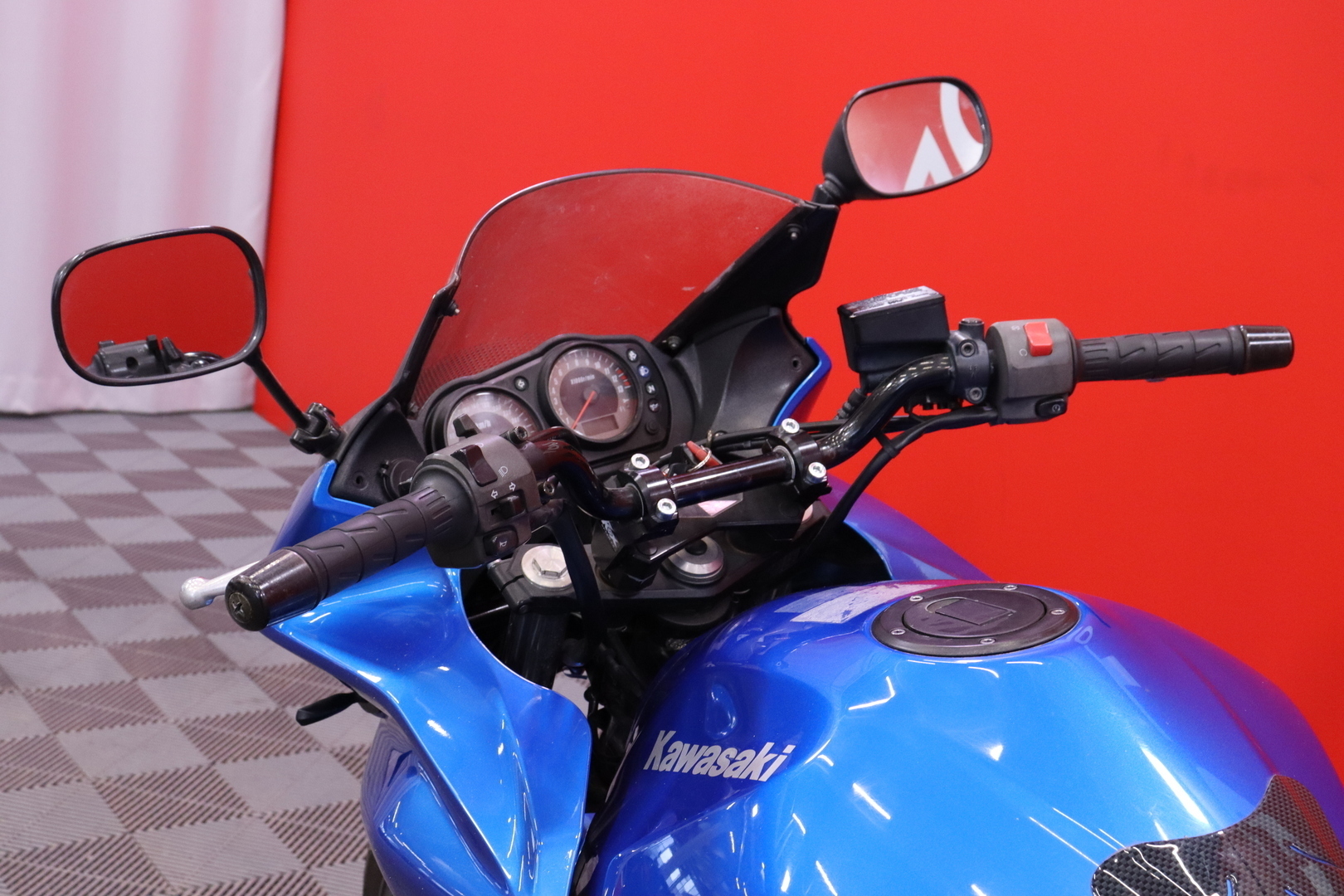 Kawasaki - Z - 750 S // G.P.R slipari / Suomi-pyörä / Sirompi kilventeline / Metalliväri // - Moottoripyörä