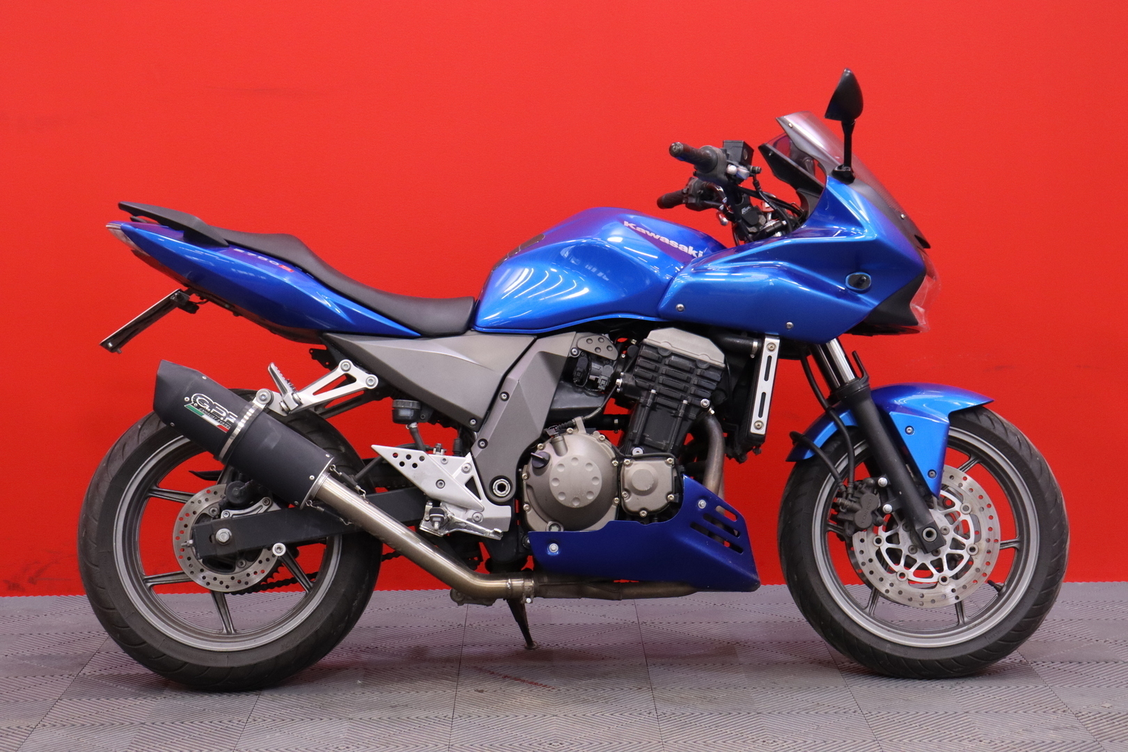 Kawasaki - Z - 750 S // G.P.R slipari / Suomi-pyörä / Sirompi kilventeline / Metalliväri // - Moottoripyörä
