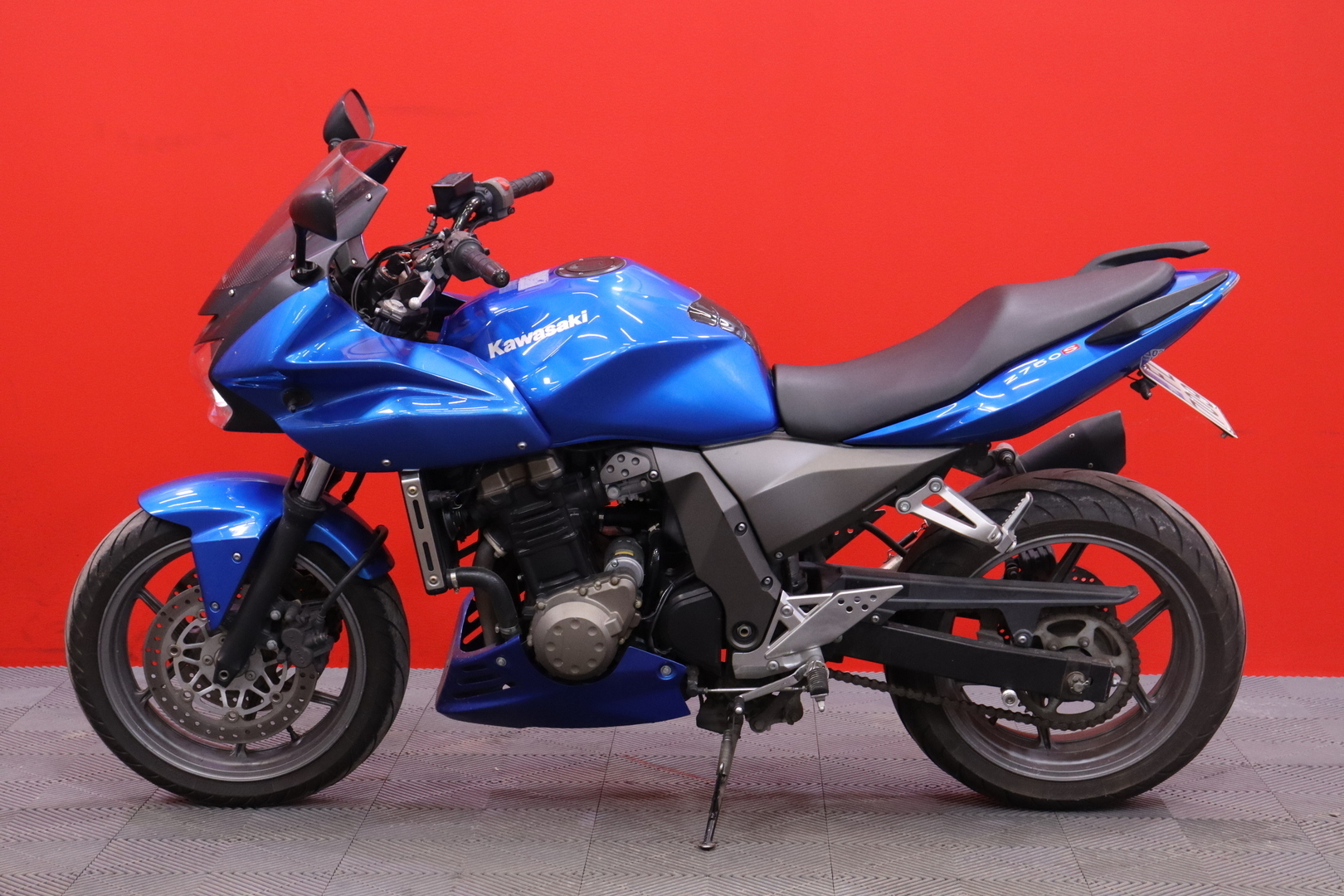 Kawasaki - Z - 750 S // G.P.R slipari / Suomi-pyörä / Sirompi kilventeline / Metalliväri // - Moottoripyörä