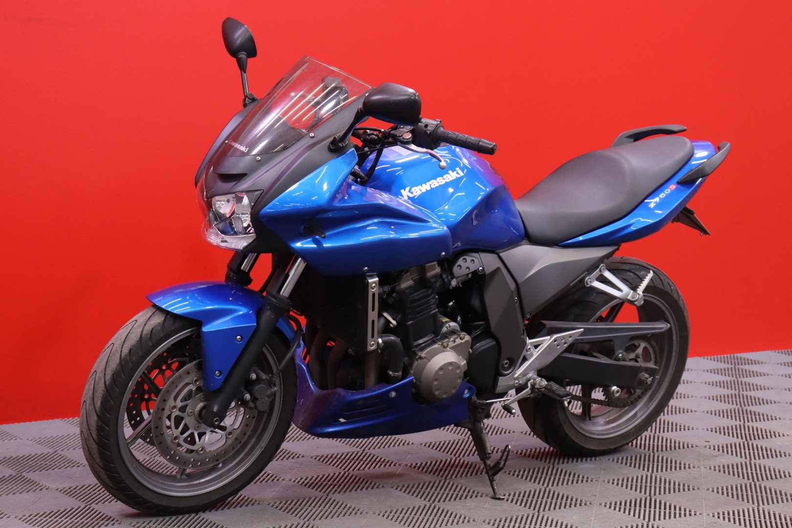 Kawasaki - Z - 750 S // G.P.R slipari / Suomi-pyörä / Sirompi kilventeline / Metalliväri // - Moottoripyörä