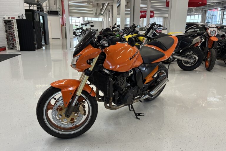 Kawasaki - Z - 1000 // Juuri saapunut! / Sliparit / Teräspunos // - Moottoripyörä