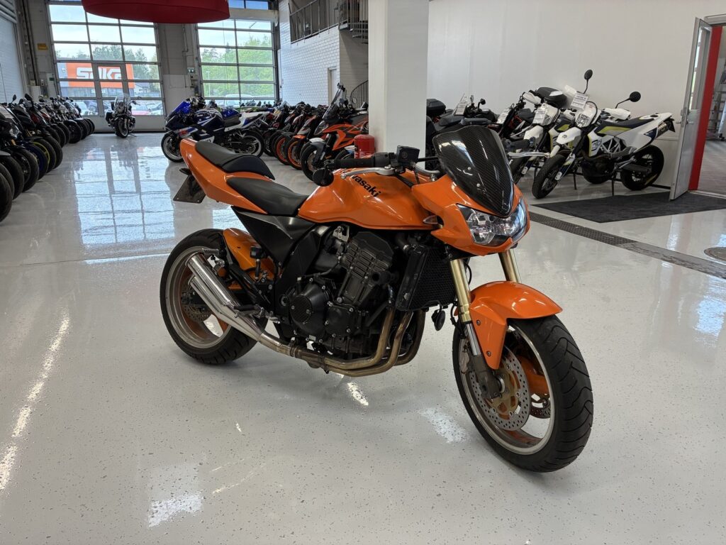 Kawasaki - Z - 1000 // Juuri saapunut! / Sliparit / Teräspunos // - Moottoripyörä