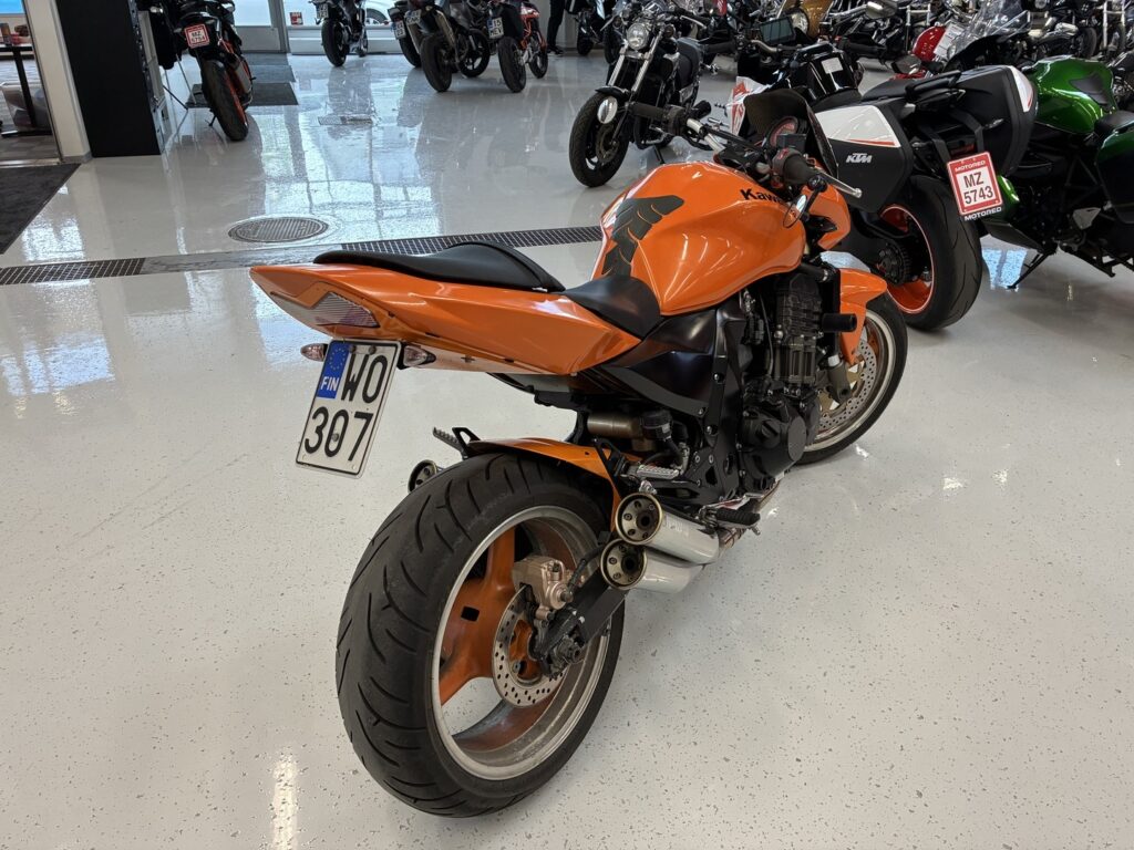 Kawasaki - Z - 1000 // Juuri saapunut! / Sliparit / Teräspunos // Kawasaki - Z - 1000 // Juuri saapunut! / Sliparit / Teräspunos // - Moottoripyörä