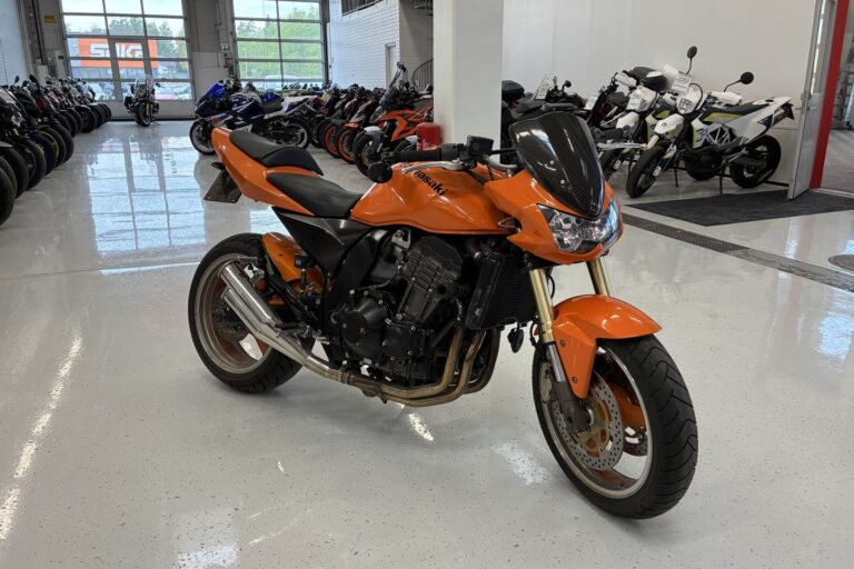 Kawasaki - Z - 1000 // Juuri saapunut! / Sliparit / Teräspunos // - Moottoripyörä