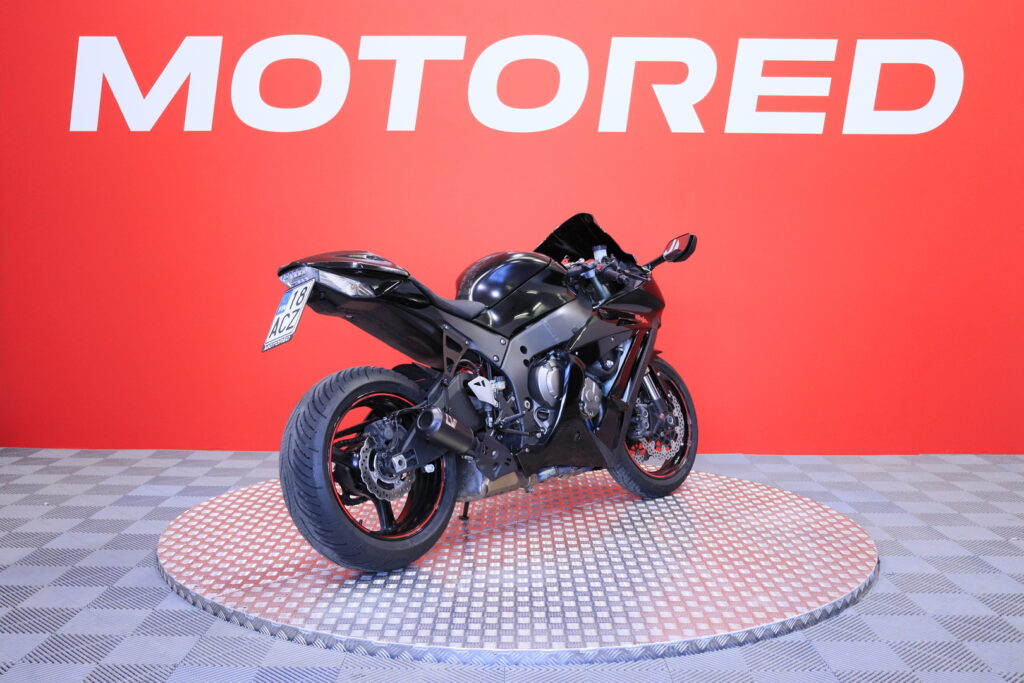 Kawasaki - ZX-10R - Ninja // Juuri saapunut! / Suomipyörä / Leovince / Ducktail // Kawasaki - ZX-10R - Ninja // Juuri saapunut! / Suomipyörä / Leovince / Ducktail // - Moottoripyörä