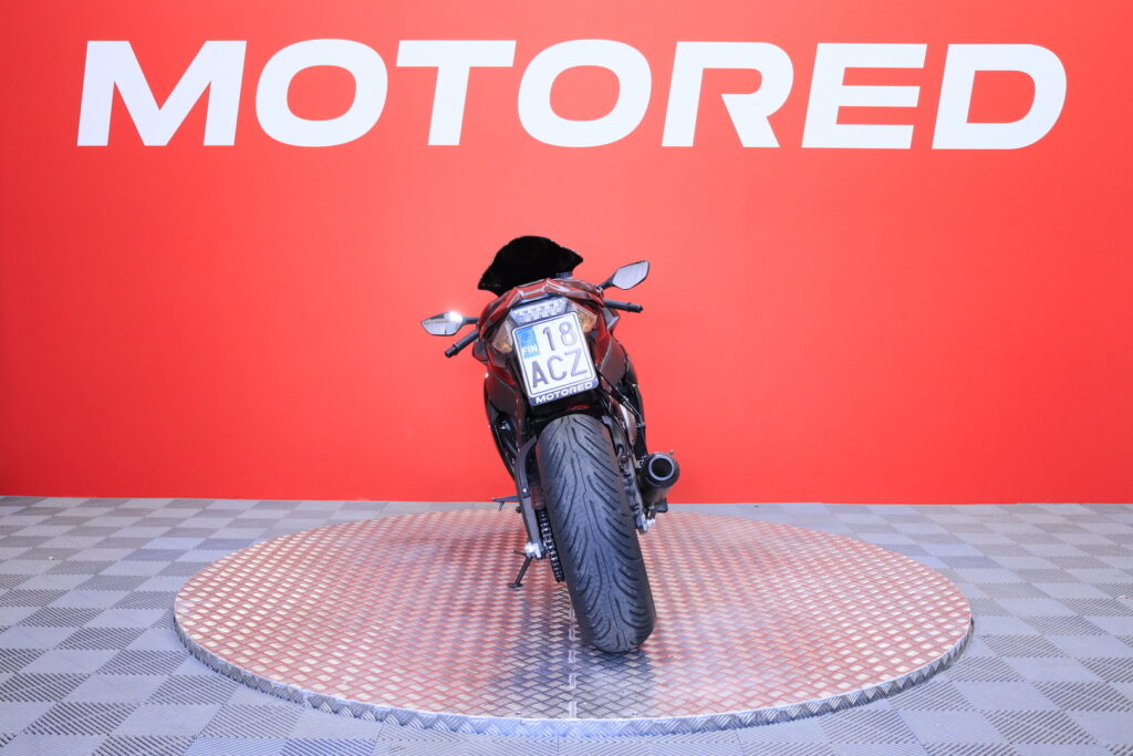 Kawasaki - ZX-10R - Ninja // Juuri saapunut! / Suomipyörä / Leovince / Ducktail // Kawasaki - ZX-10R - Ninja // Juuri saapunut! / Suomipyörä / Leovince / Ducktail // - Moottoripyörä