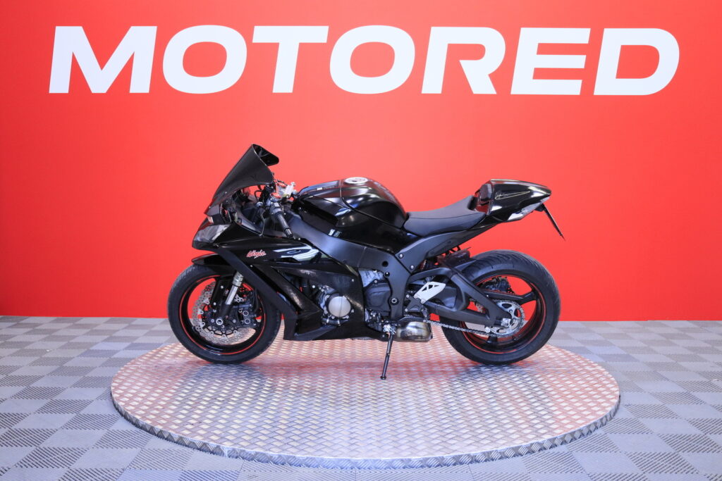 Kawasaki - ZX-10R - Ninja // Juuri saapunut! / Suomipyörä / Leovince / Ducktail // Kawasaki - ZX-10R - Ninja // Juuri saapunut! / Suomipyörä / Leovince / Ducktail // - Moottoripyörä