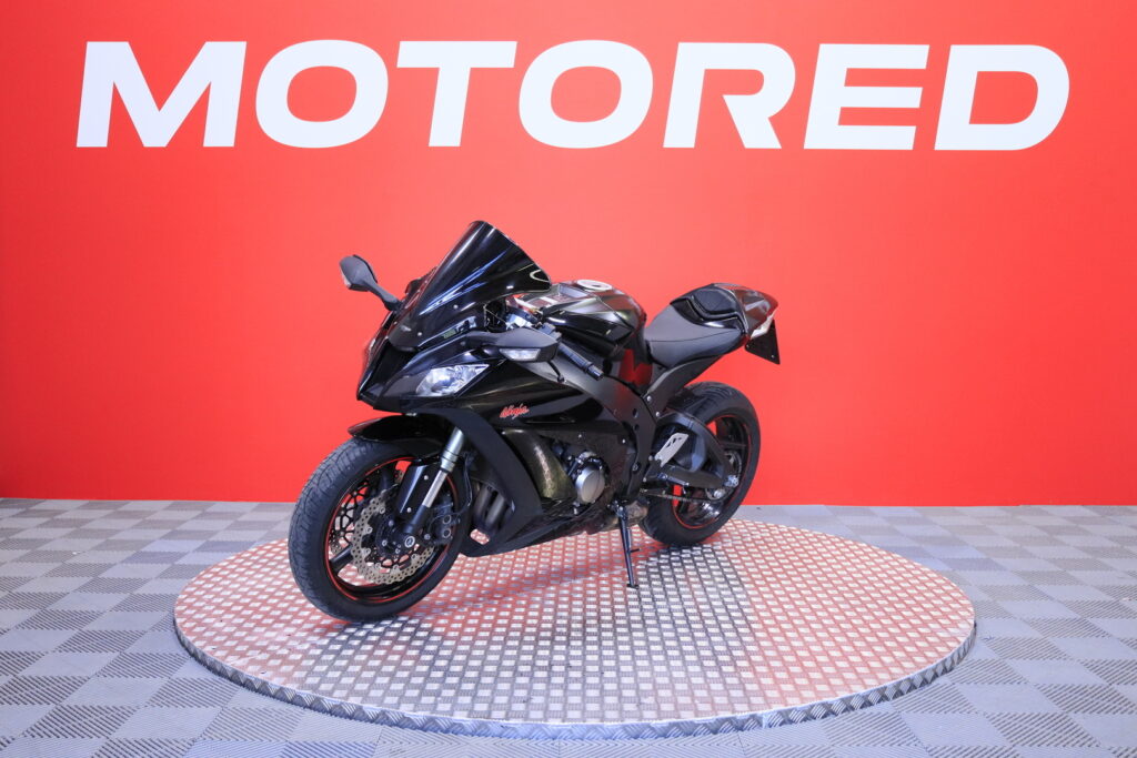 Kawasaki - ZX-10R - Ninja // Juuri saapunut! / Suomipyörä / Leovince / Ducktail // Kawasaki - ZX-10R - Ninja // Juuri saapunut! / Suomipyörä / Leovince / Ducktail // - Moottoripyörä