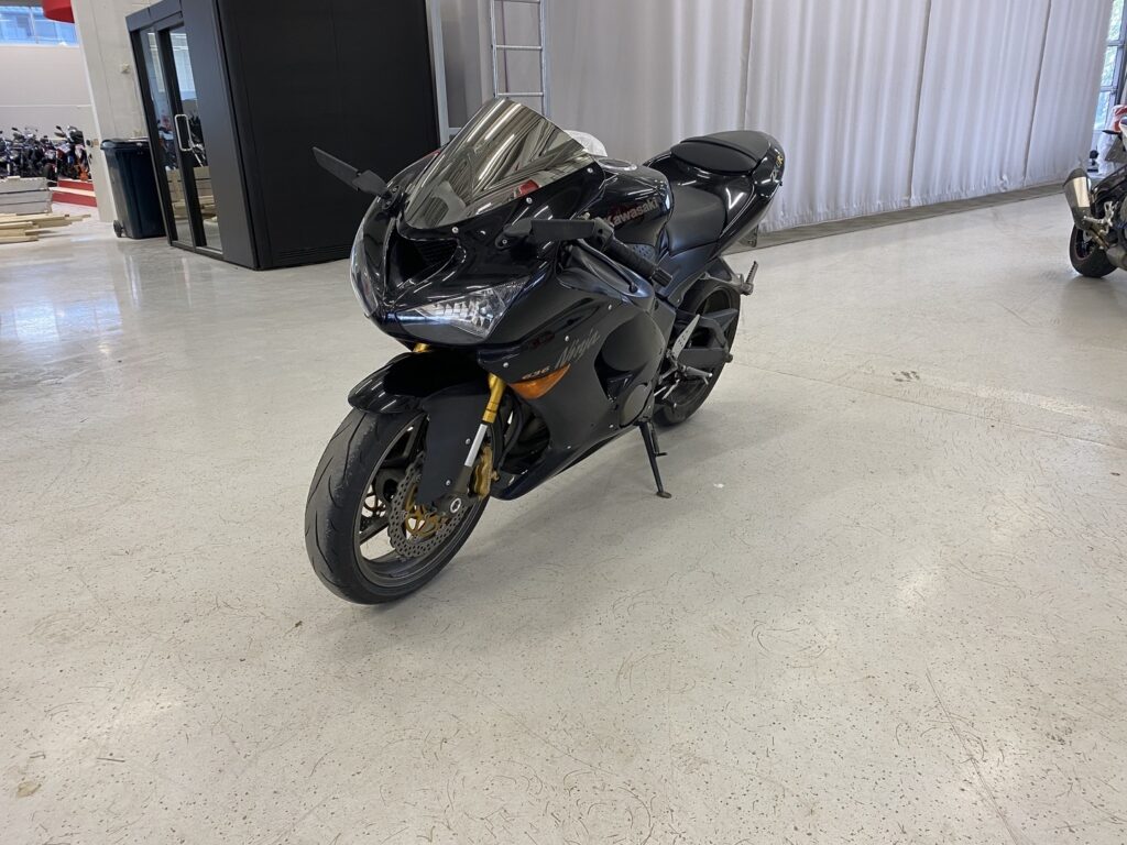 Kawasaki - ZX-6R - // Huoltokirja / 3x avain / Dominator / Suomi-pyörä // Kawasaki - ZX-6R - // Huoltokirja / 3x avain / Dominator / Suomi-pyörä // - Moottoripyörä