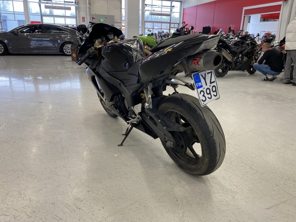 Kawasaki - ZX-6R - // Huoltokirja / 3x avain / Dominator / Suomi-pyörä // Kawasaki - ZX-6R - // Huoltokirja / 3x avain / Dominator / Suomi-pyörä // - Moottoripyörä