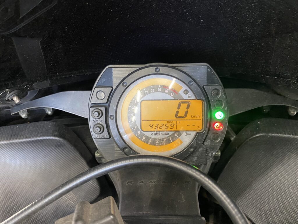 Kawasaki - ZX-6R - // Huoltokirja / 3x avain / Dominator / Suomi-pyörä // Kawasaki - ZX-6R - // Huoltokirja / 3x avain / Dominator / Suomi-pyörä // - Moottoripyörä