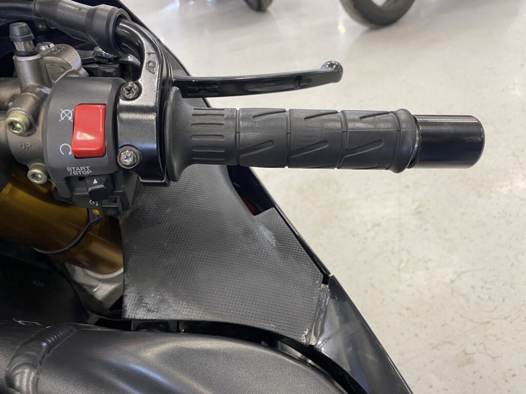 Kawasaki - ZX-6R - // Huoltokirja / 3x avain / Dominator / Suomi-pyörä // Kawasaki - ZX-6R - // Huoltokirja / 3x avain / Dominator / Suomi-pyörä // - Moottoripyörä