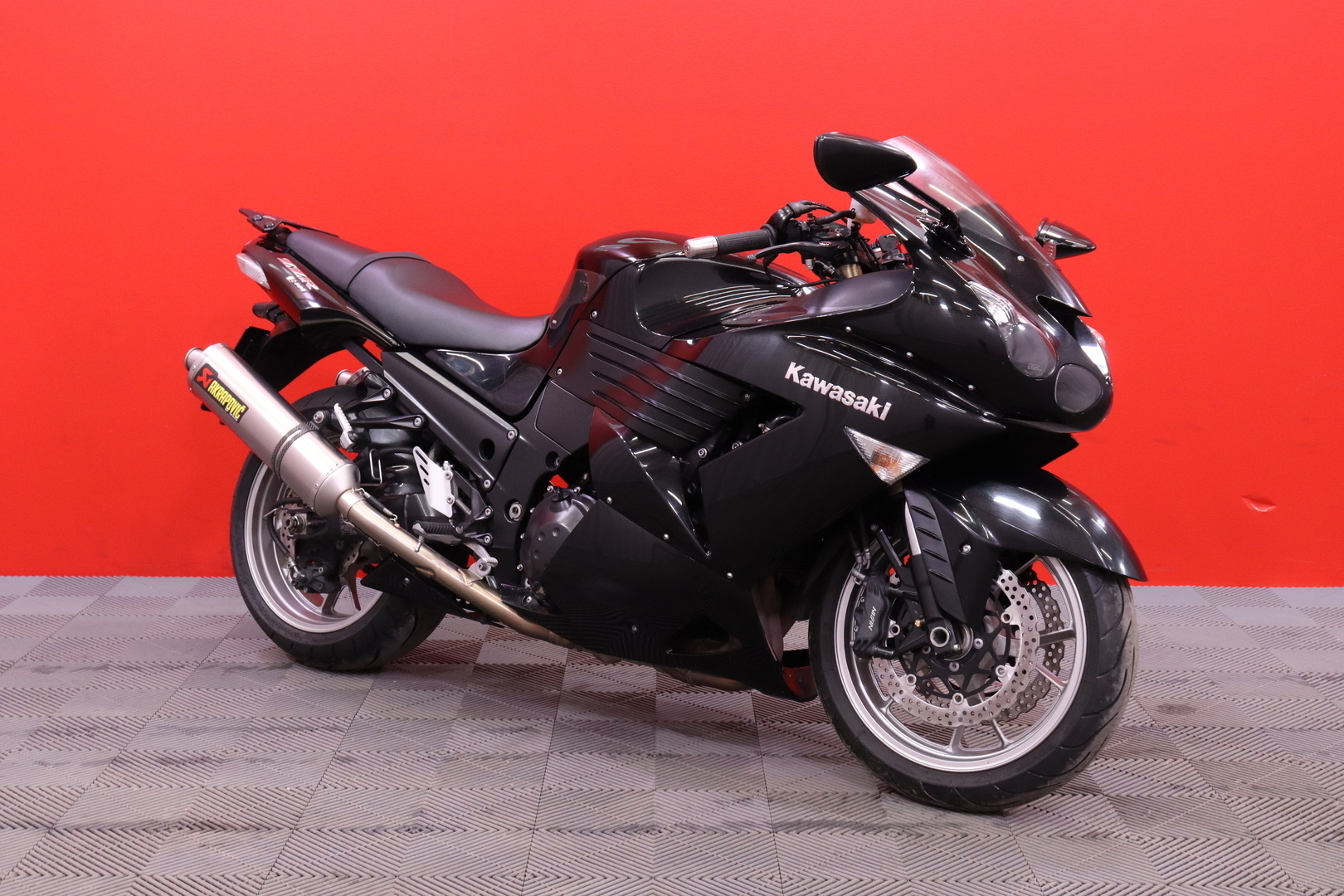 Kawasaki - ZZR - 1400 // Suomi-pyörä / Akrapovic // - Moottoripyörä