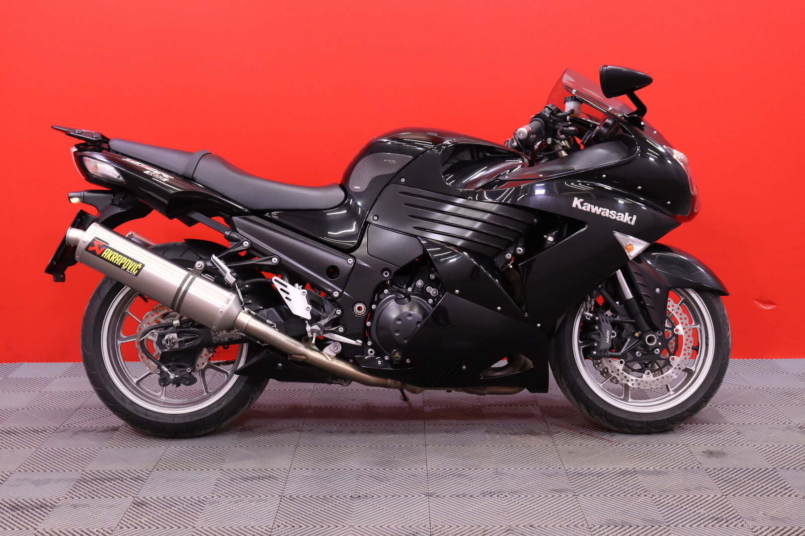 Kawasaki - ZZR - 1400 // Suomi-pyörä / Akrapovic // - Moottoripyörä