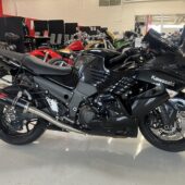Kawasaki - ZZR - 1400 // Sivulaukut / ABS / Black Widow / Huoltokirja // - Moottoripyörä