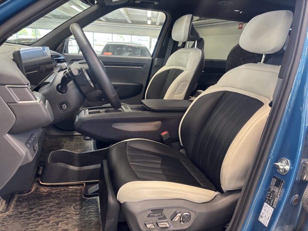 Kia - EV9 - GT-Line AWD 99,8kWh 384hv 7P 1st Edition Kia - EV9 - GT-Line AWD 99,8kWh 384hv 7P 1st Edition - Maastoauto