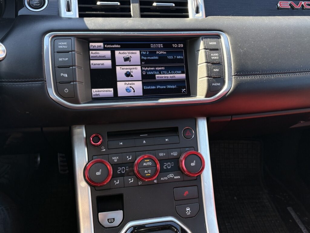 Land Rover - Range Rover Evoque - 2,2 SD4 Dynamic Aut // Meridian / Panorama / Muistipenkki / Ratinlämmitys / Navi / Kamera // Land Rover - Range Rover Evoque - 2,2 SD4 Dynamic Aut // Meridian / Panorama / Muistipenkki / Ratinlämmitys / Navi / Kamera // - Maastoauto