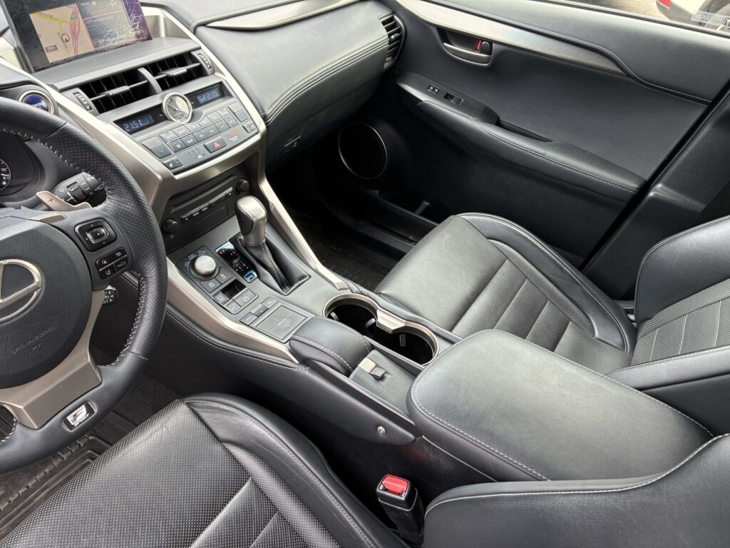 Lexus - NX - 300h Hybrid A AWD F Sport Lexus - NX - 300h Hybrid A AWD F Sport - Maastoauto
