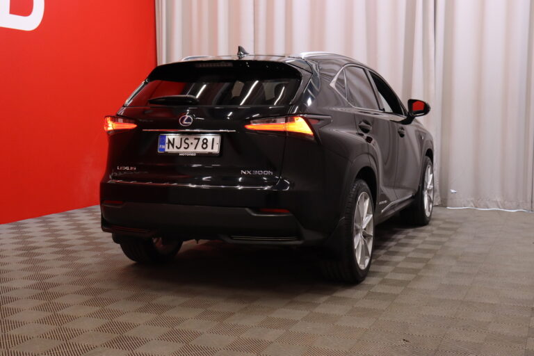 Lexus - NX - 300h Hybrid A AWD F-Sport / Suomi-auto / Merkkihuollettu / ACC / HUD / Nahkasisusta / Ratinlämmitys // - Maastoauto