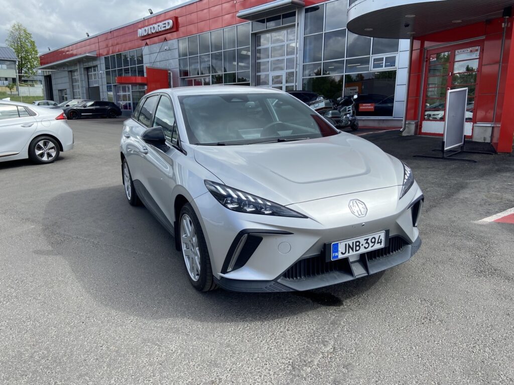 MG - MG4 - Luxury // AppleCarPlay / 360° / Navi / ACC / LED / Puolinahka penkit // MG - MG4 - Luxury // AppleCarPlay / 360° / Navi / ACC / LED / Puolinahka penkit // - Viistoperä