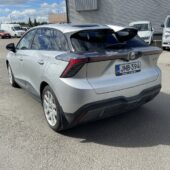 MG - MG4 - Luxury // AppleCarPlay / 360° / Navi / ACC / LED / Puolinahka penkit // - Viistoperä