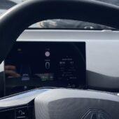 MG - MG4 - Luxury // AppleCarPlay / 360° / Navi / ACC / LED / Puolinahka penkit // - Viistoperä