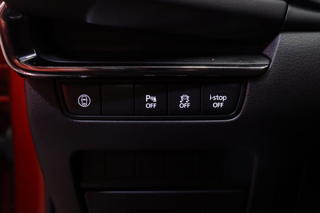 Mazda - 3 - Sedan 2,0 (180hv) M Hybrid Skyactiv-X Vision Plus Business MT // ACC / HUD / Bluetooth / Navi / Kamera // Mazda - 3 - Sedan 2,0 (180hv) M Hybrid Skyactiv-X Vision Plus Business MT // ACC / HUD / Bluetooth / Navi / Kamera // - Sedan