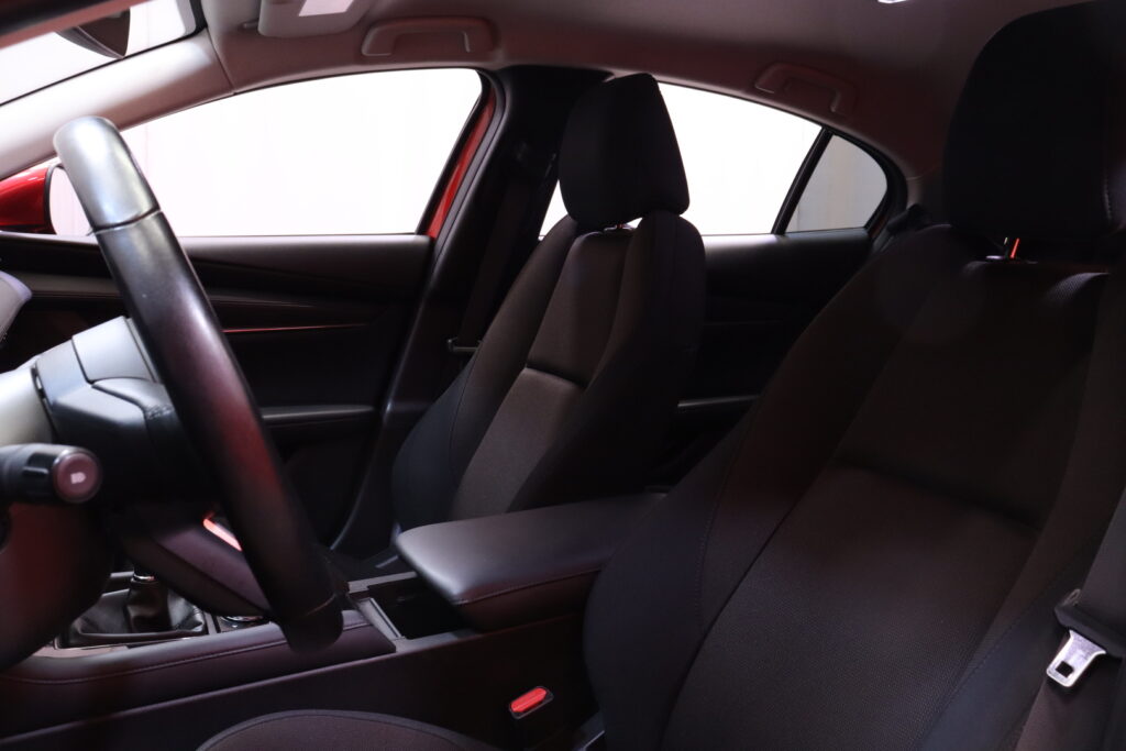 Mazda - 3 - Sedan 2,0 (180hv) M Hybrid Skyactiv-X Vision Plus Business MT // ACC / HUD / Bluetooth / Navi / Kamera // Mazda - 3 - Sedan 2,0 (180hv) M Hybrid Skyactiv-X Vision Plus Business MT // ACC / HUD / Bluetooth / Navi / Kamera // - Sedan