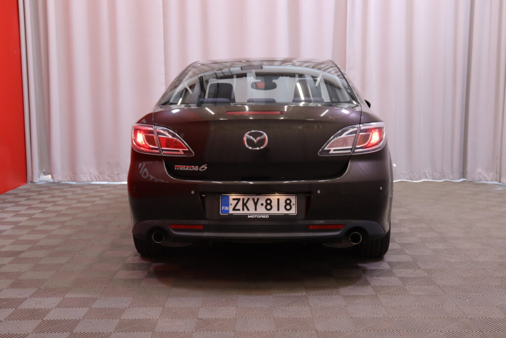Mazda - 6 - Sedan 2,0 Touring Business 5AT 4ov UM1 // Kahdet renkaat ja Kahdet vanteet / Radio / Lohkolämmitin / Vakkari // Mazda - 6 - Sedan 2,0 Touring Business 5AT 4ov UM1 // Kahdet renkaat ja Kahdet vanteet / Radio / Lohkolämmitin / Vakkari // - Sedan